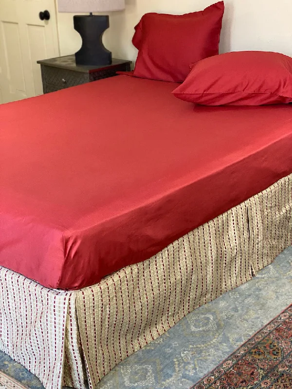 Tailored queen bed skirt