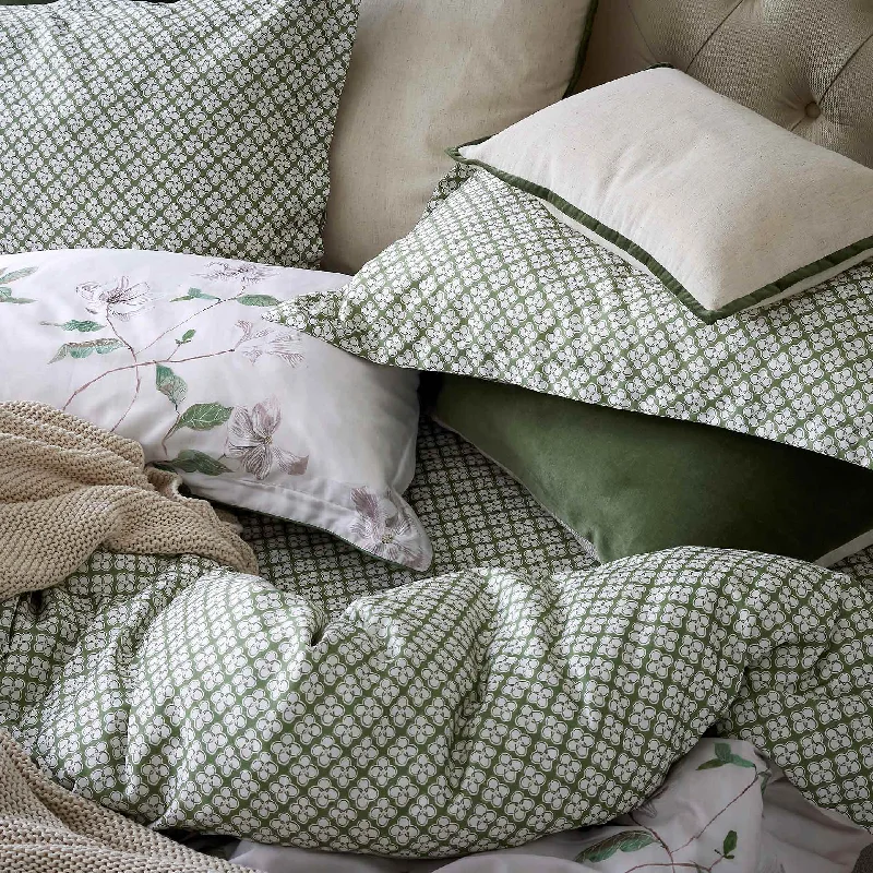 Magnolia Fitted Sheet Set