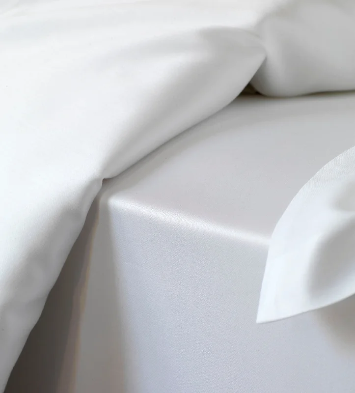 White Luxury 600 Thread Count 100% Cotton Extra Deep Fitted Sheet - 40cm Depth